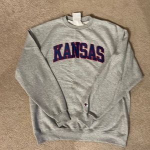 MENS XL KANSAS SWEATSHIRT. PET & SMOKE FREE HOME. WORN LIGHTLY. GOOD CONDITION